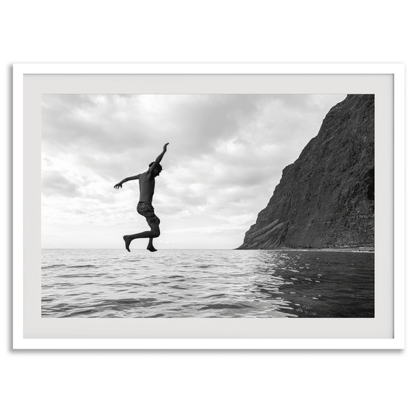 Pacific-Dive-Ocean-Lifestyle-Black-and-White-Photography-Print-6